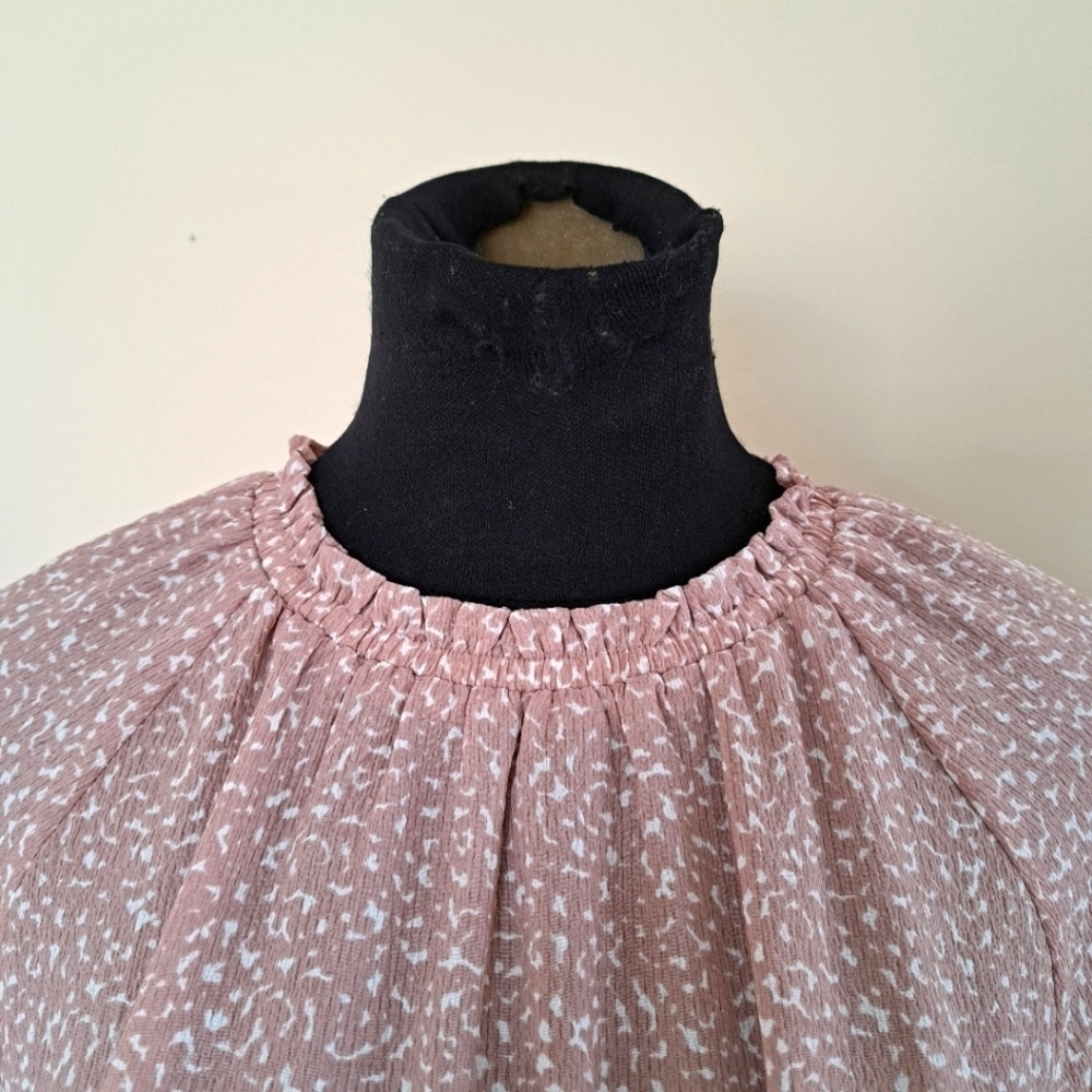 Reitmans Short Sleeve Blouse XL Dusty Pink and White Print Gathered Crew Neck - Picture 6 of 15